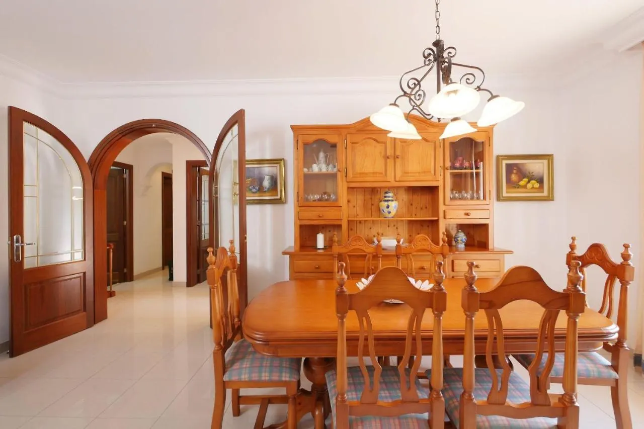 Ideal Property Mallorca - Villa Celia 阿尔库迪亚港