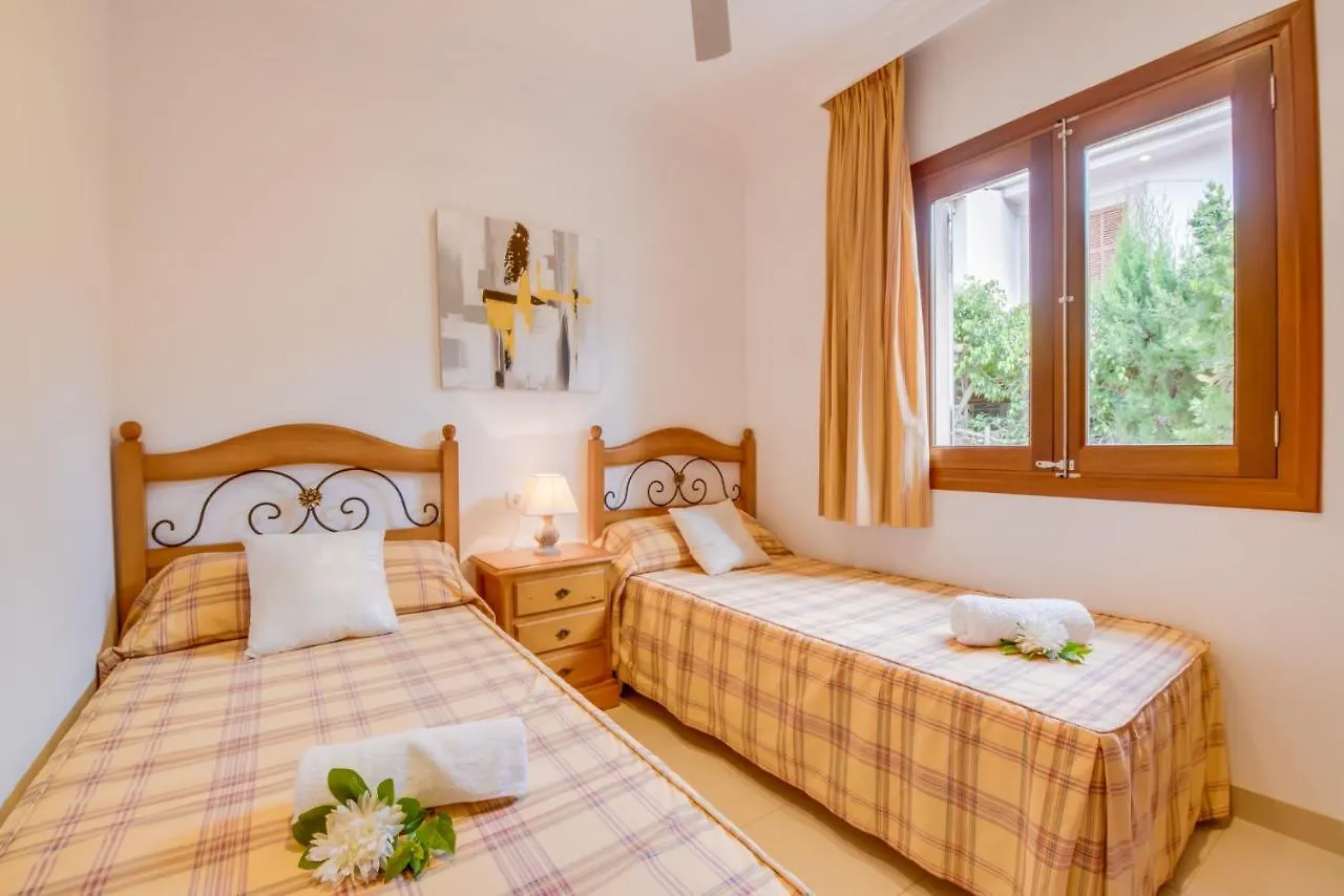 Ideal Property Mallorca - Villa Celia 阿尔库迪亚港 度假居