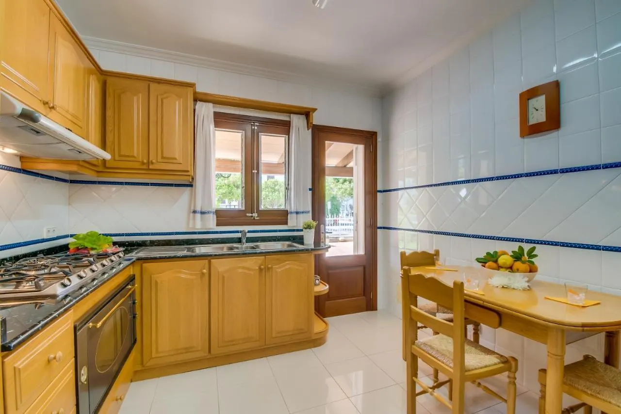 Ideal Property Mallorca - Villa Celia Port d'Alcúdia 0*,